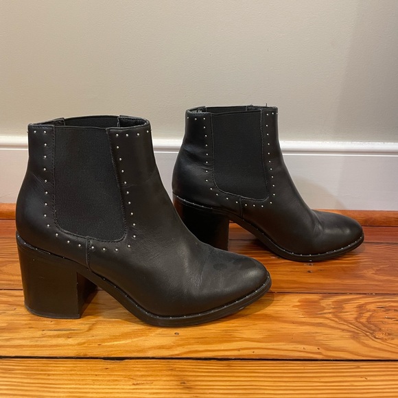 Steve Madden Black Booties with Silver Detailing - Picture 2 of 6
